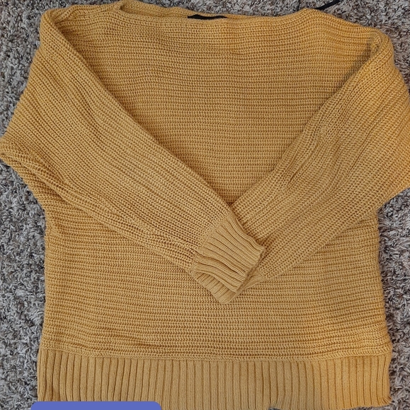 Sweaters - Picture 2 of 3